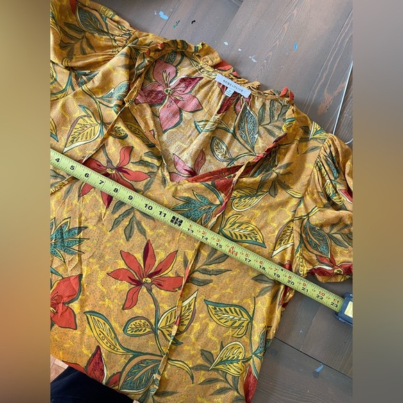 Rose & Olive Floral Yellow Top Size Medium - Picture 5 of 7